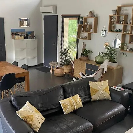 3 Bedroom With Pool *